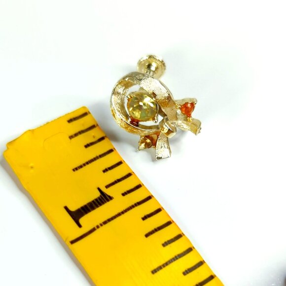 Vintage Coro Gold Tone Wreath Brooch & Clip-On Earrings Set With Rhinestones - Picture 7 of 7